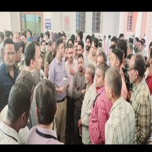 सचिवालय में काम करते हुए क्लर्क की मौत